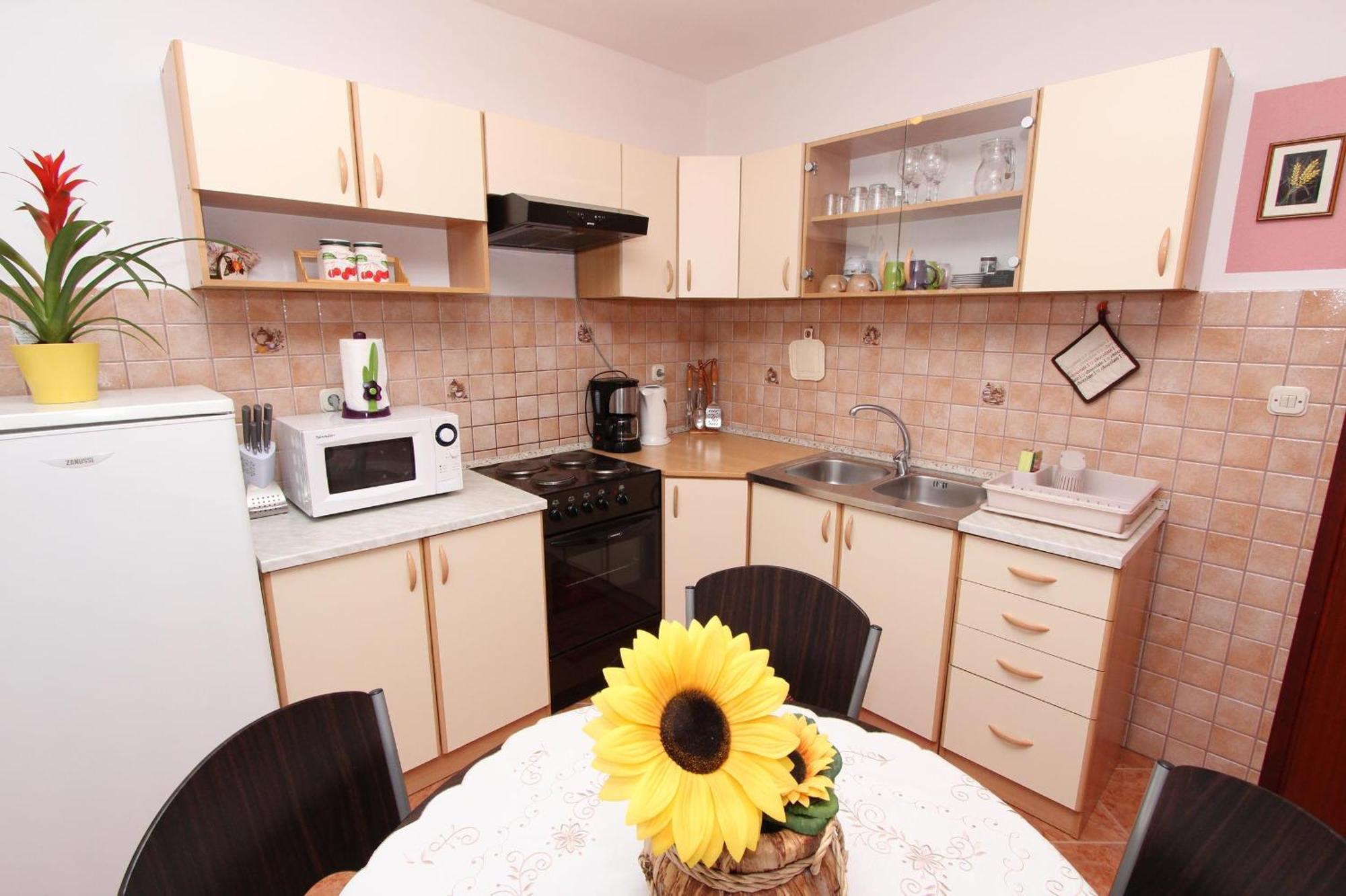 Rooms And Apartment Sanja Ровин Екстериор снимка