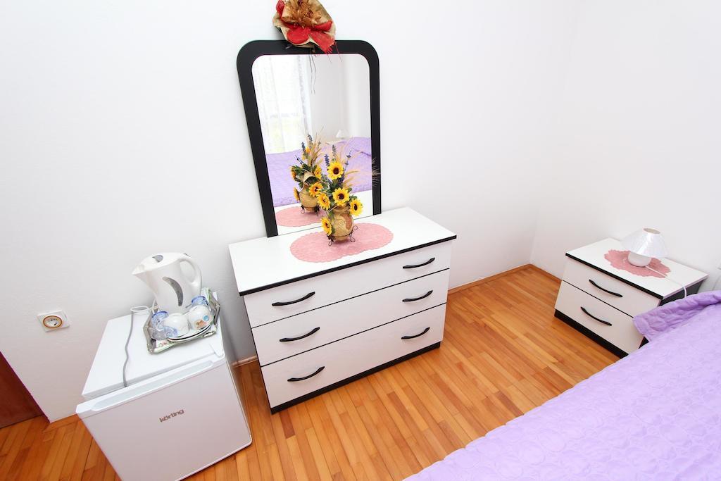 Rooms And Apartment Sanja Ровин Стая снимка