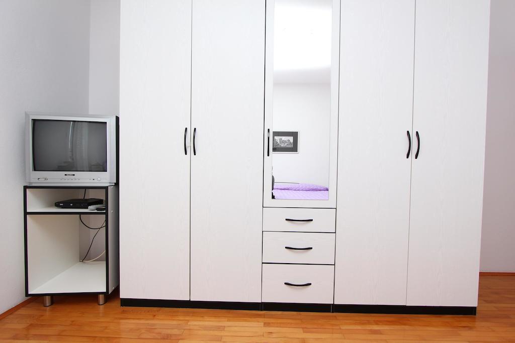 Rooms And Apartment Sanja Ровин Стая снимка