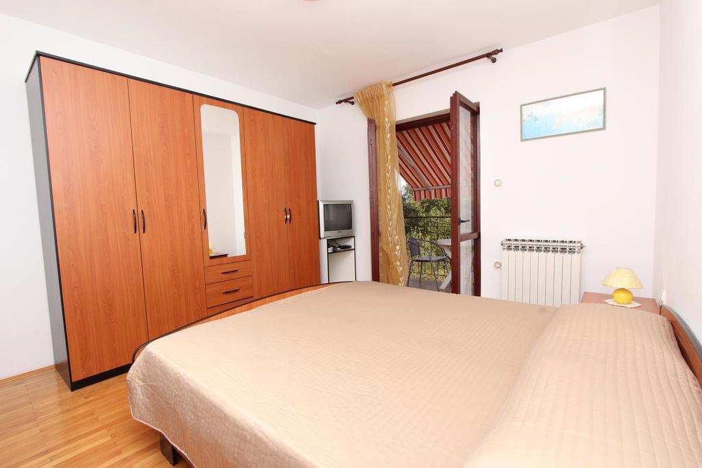 Rooms And Apartment Sanja Ровин Екстериор снимка